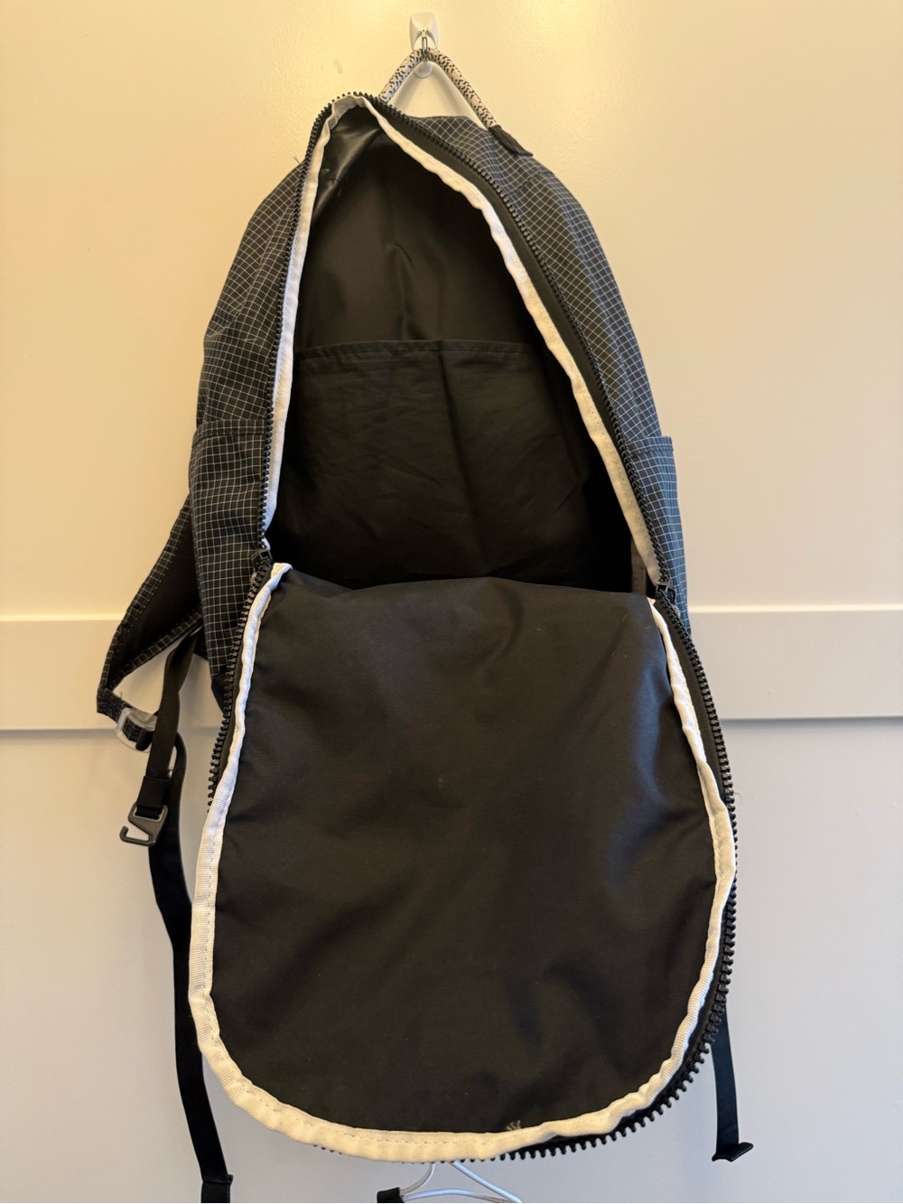 Nike Hayward 2.0 Backpack Black Gray White Bungee Laptop School Travel Gym - Picture 5 of 7